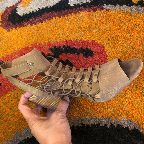 Vince Camuto  caged sandals - Picture 2 of 4